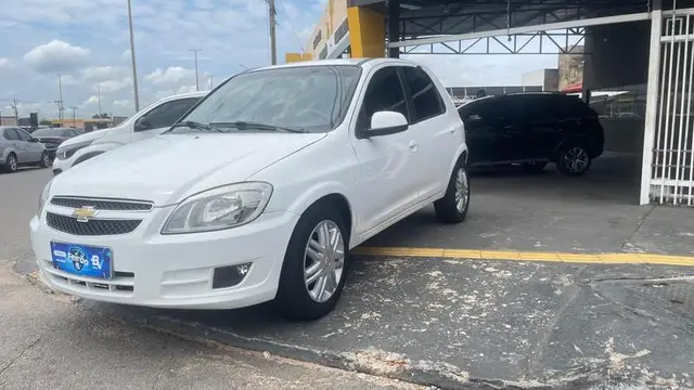 Carro Chevrolet Celta 2014 LT 1.0 (Flex)