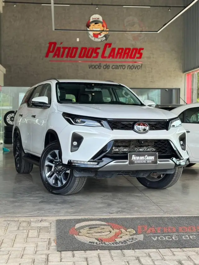 Carro Toyota Hilux SW4 2024 SRX Plat. 4x4 2.8 TB Diesel Automatico.