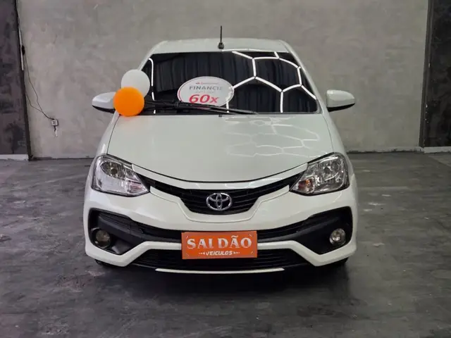 Carro Toyota Etios Sedan 2018 XS 1.5 (Flex)