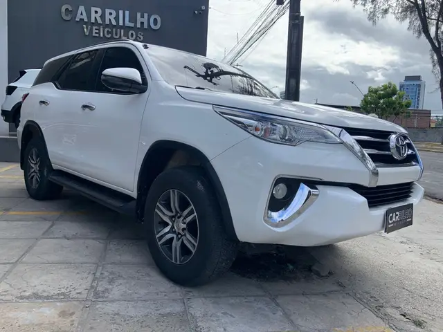 Carro Toyota SW4 2020 2.7 SRV 7L 4x2 (Aut) (Flex)