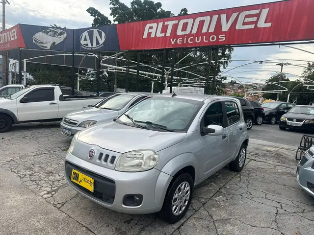 Carro Fiat Uno 2014 Vivace 1.0 8V (Flex) 2p