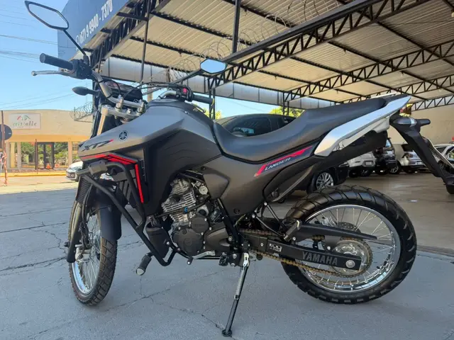 Moto Yamaha XTZ 250 Lander 2025 Connected