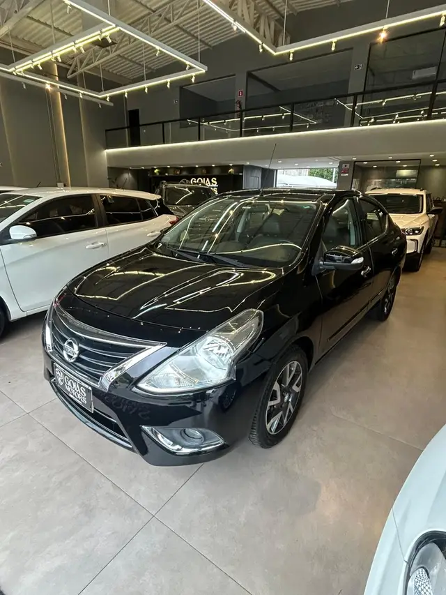 Carro Nissan Versa 2017 1.6 16V Unique CVT (Flex)