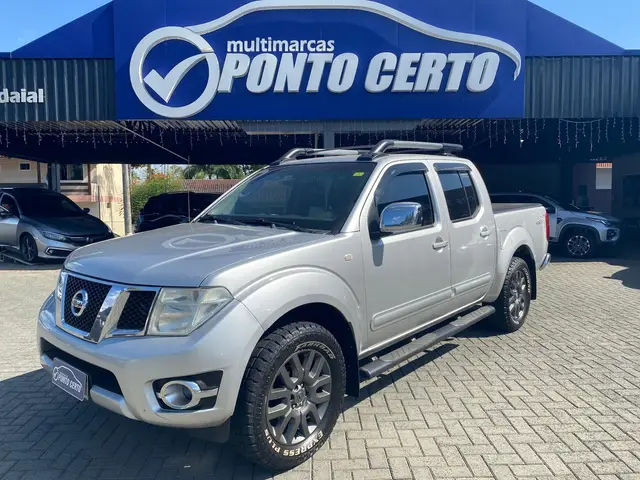 Carro Nissan Frontier 2014 2.5 TD CD 4x4 SL (Aut)