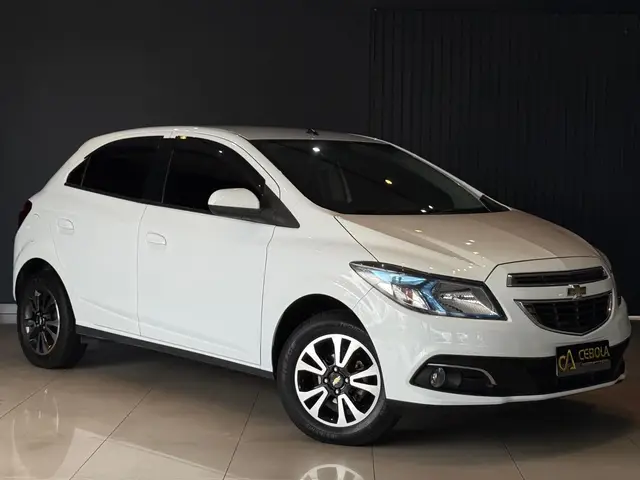 Carro Chevrolet Onix 2014 1.4 LTZ SPE/4 (Aut)