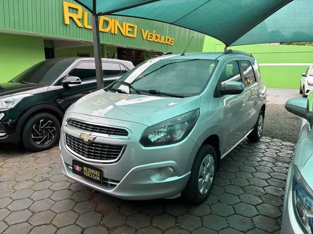 Carro Chevrolet Spin 2016 LT 5S 1.8 (Flex)
