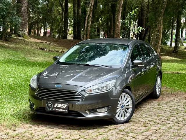 Carro Ford Focus Sedan 2016 Titanium Plus 2.0 PowerShift (Aut)