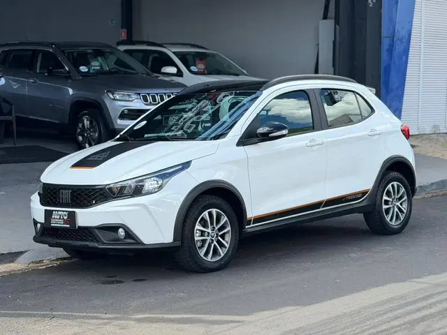 Carro Fiat Argo 2024 Trekking 1.3