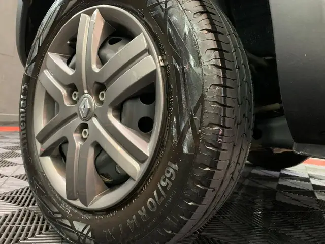 Carro Renault Kwid 2025 Zen 1.0 12v SCe (Flex)