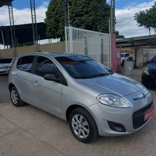 Carro Fiat Palio 2013 Attractive 1.4 8V (Flex)