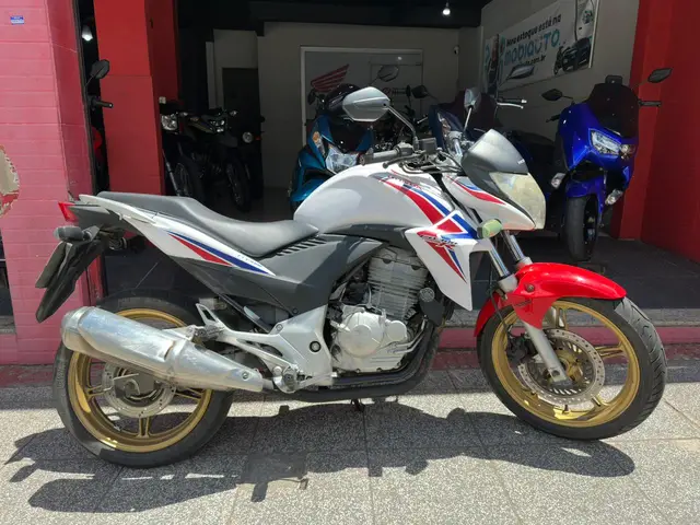 Moto Honda CB 300R 2015 (ABS)