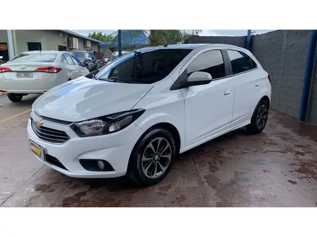 Carro Chevrolet Onix 2017 1.4 Activ SPE/4 (Aut)