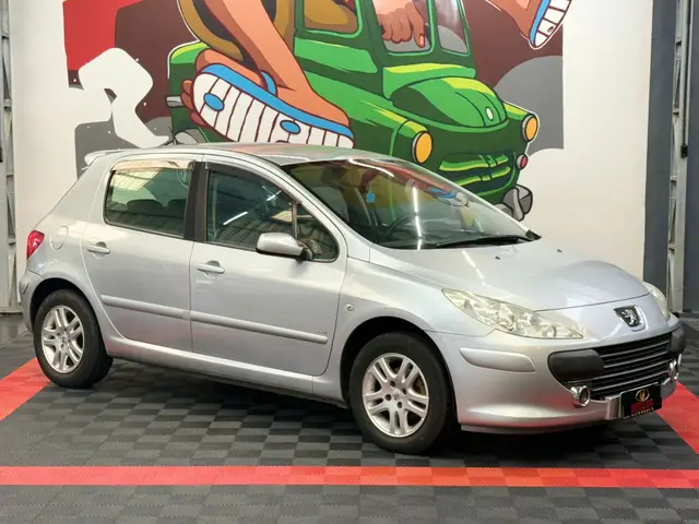 Carro Peugeot 307 2011 Hatch. Presence 1.6 16V (flex)