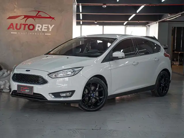 Carro Ford Focus Hatch 2016 SE 1.6 16V TiVCT