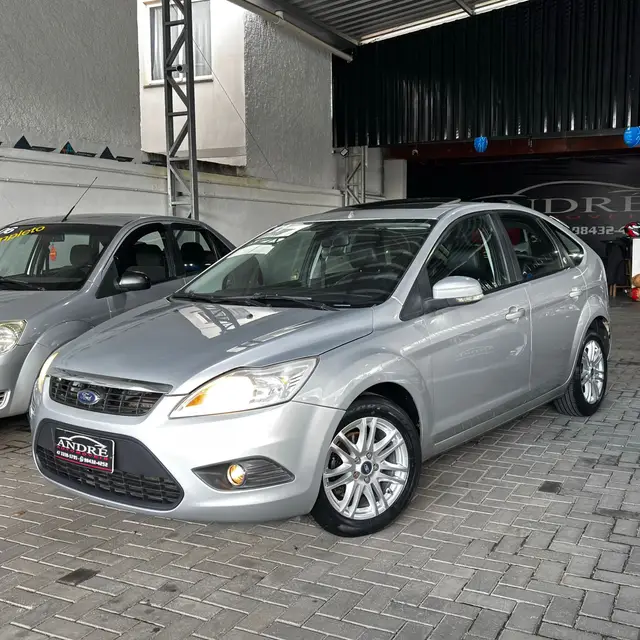 Carro Ford Focus Hatch 2011 Ghia 2.0 16V (Flex)