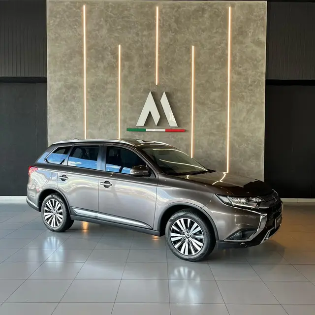 Carro Mitsubishi Outlander 2020 2.0 HPE 7L CVT