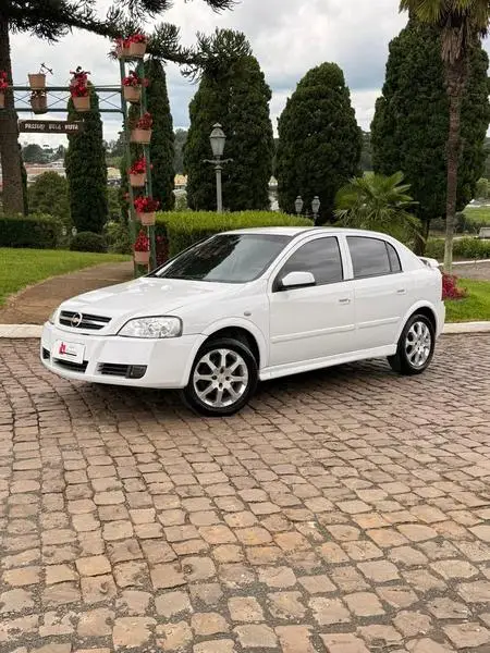 Carro Chevrolet Astra Hatch 2011 Advantage 2.0 (Flex)
