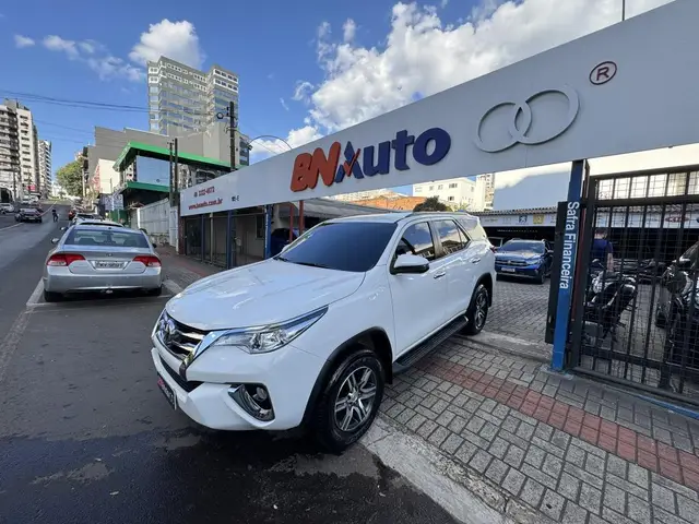 Carro Toyota SW4 2020 2.7 SRV 7L 4x2 (Aut) (Flex)