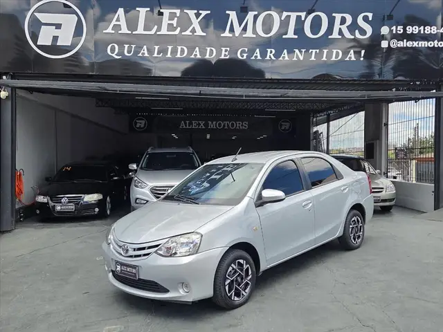 Carro Toyota Etios Sedan 2017 XS 1.5 (Aut) (Flex)