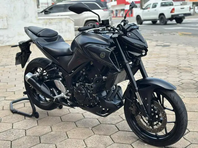 Moto Yamaha MT-03 2023 ABS