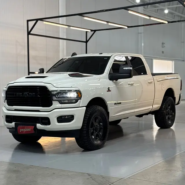Carro Ram 2500 2024 Laramie Night Edition 6.7 4X4
