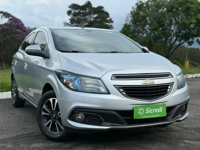 Carro Chevrolet Onix 2014 HATCH LTZ 1.4 8V FlexPower 5p Mec.