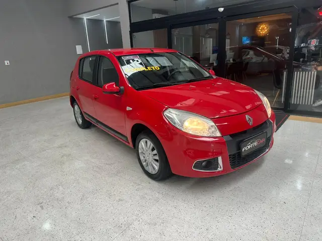 Carro Renault Sandero 2012 Privilège 1.6 8V Hi-Torque (flex)