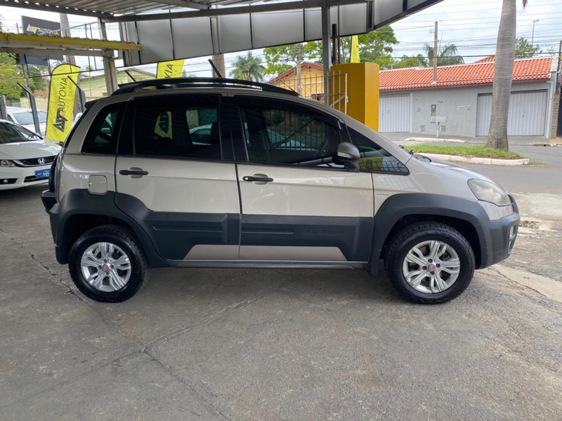 Fiat Idea Adventure 1.8 16V E.TorQ (Flex)