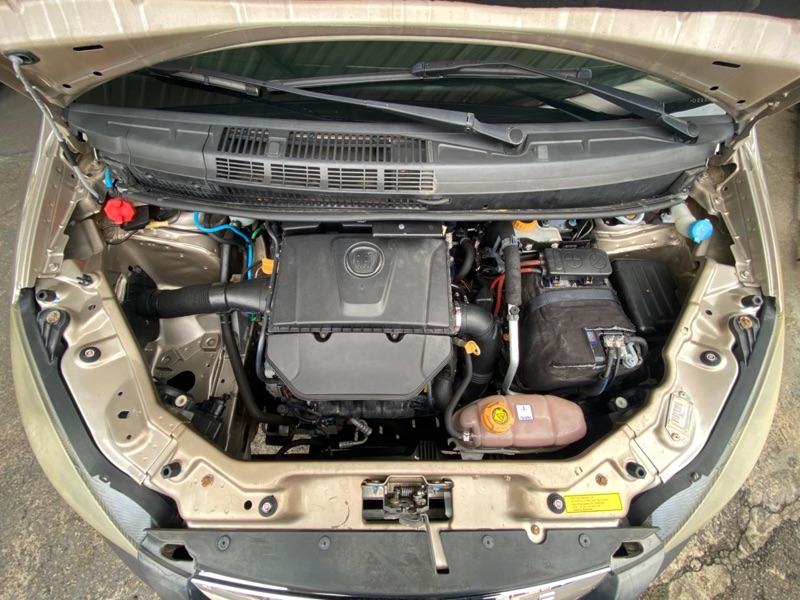 Fiat Idea Adventure 1.8 16V E.TorQ (Flex)