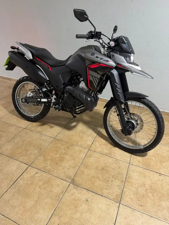 Moto Yamaha XTZ 250 Lander 2025 Connected