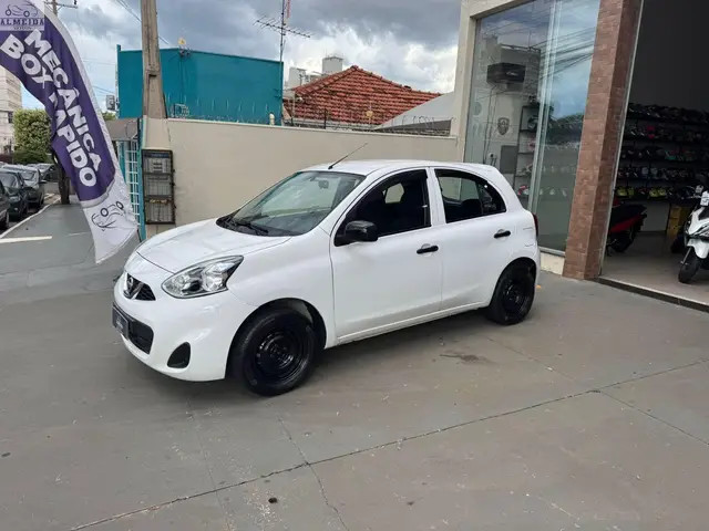 Carro Nissan March 2017 1.0 12V (Flex)