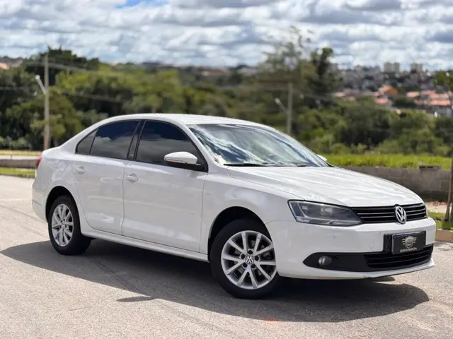 Carro Volkswagen Jetta 2014 2.0 Comfortline (Flex)