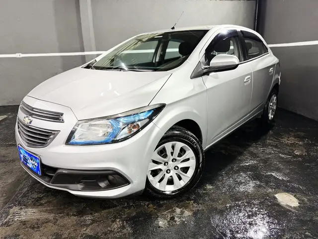 Carro Chevrolet Onix 2013 1.4 LT SPE/4