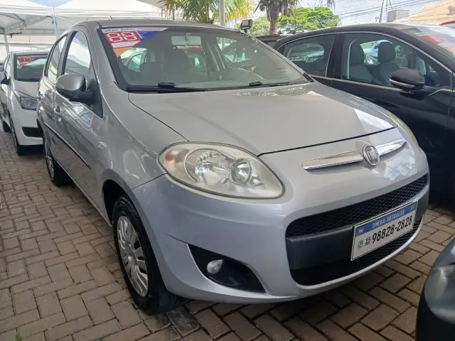 Carro Fiat Palio 2013 Attractive 1.4 8V (Flex)