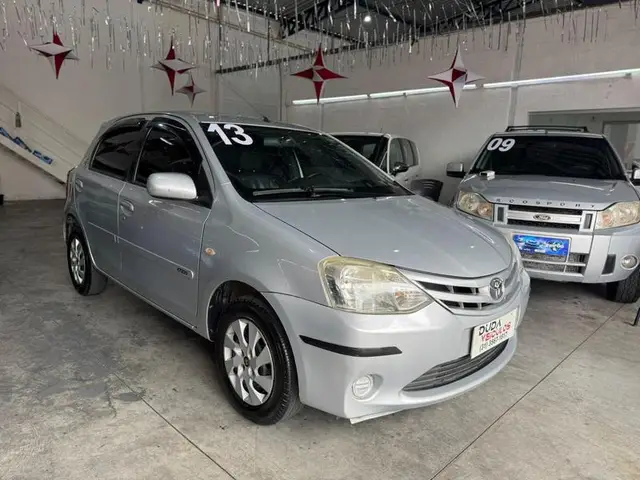 Carro Toyota Etios 2013 1.3 (Flex)