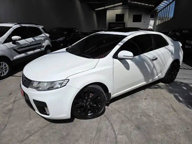 Carro Kia Cerato 2012 SX 2.0 16V Koup E.387 (aut)