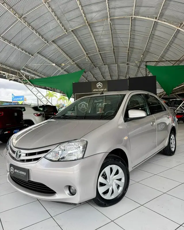 Carro Toyota Etios Sedan 2017 XS 1.5 (Aut) (Flex)