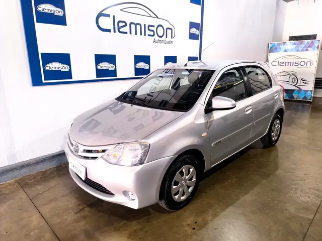 Carro Toyota Etios 2016 XS 1.5 (Flex)