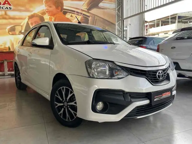 Carro Toyota Etios Sedan 2018 Platinum 1.5 (Aut) (Flex)