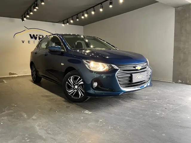 Carro Chevrolet Onix Plus 2024 LT 1.0