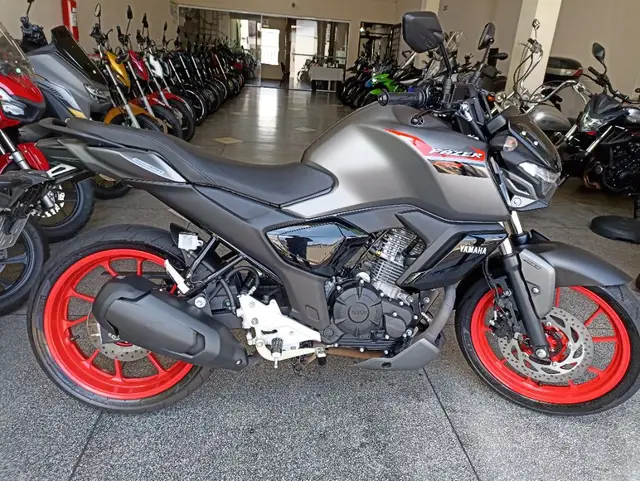 Moto Yamaha Fazer FZ15 2025 Connected