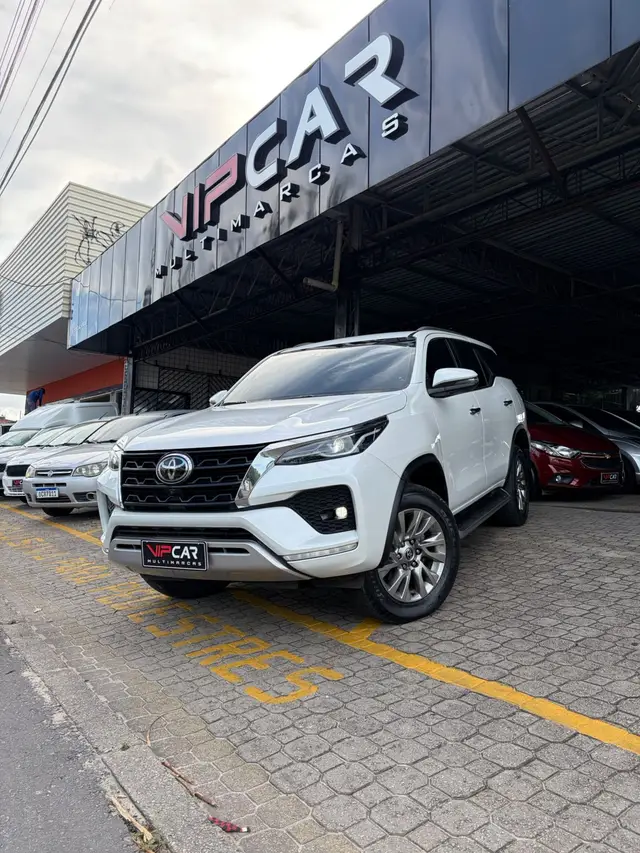 Carro Toyota Hilux Cabine Dupla 2023 SRX Limited 4x4 2.8 TDI Diesel Aut