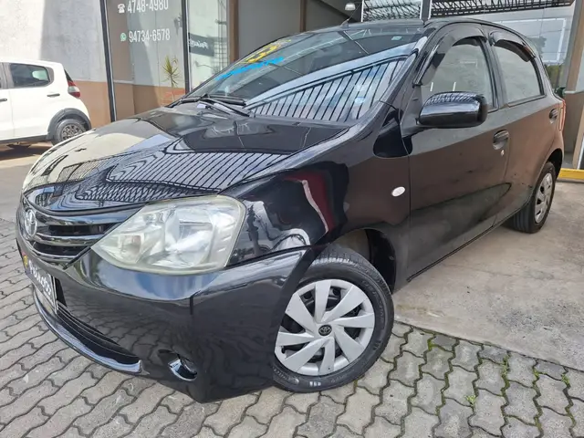 Carro Toyota Etios 2013 XS 1.3 (Flex)