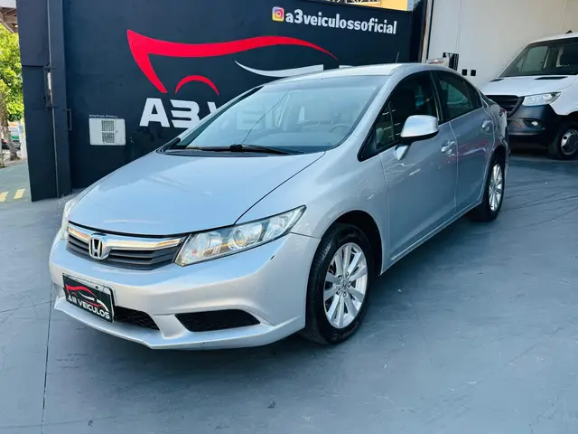 Carro Honda Civic 2014 New  LXS 1.8 16V i-VTEC (Flex)