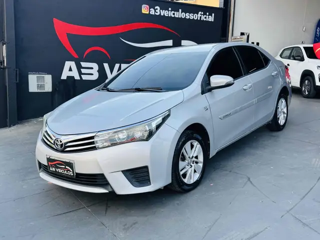 Carro Toyota Corolla 2015 Sedan 1.8 Dual VVT-i GLi Multi-Drive (Flex)