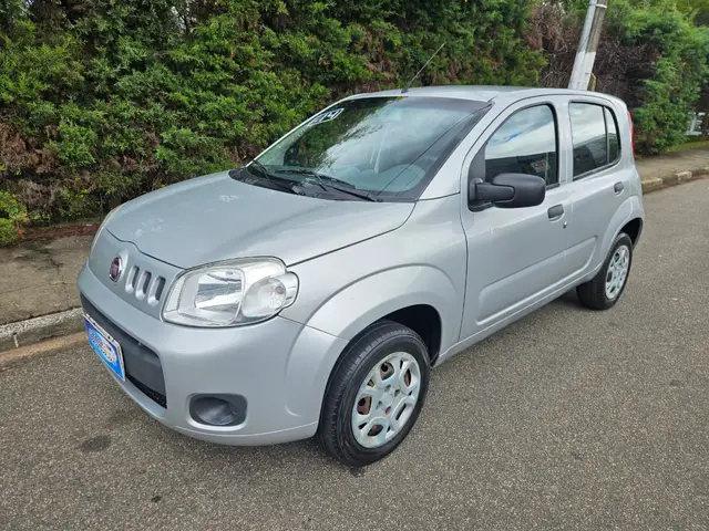 Carro Fiat Uno 2014 Vivace Celeb. 1.0 8V (Flex) 4p