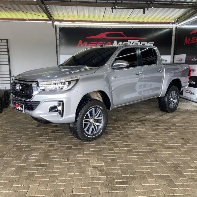 Carro Toyota Hilux Cabine Dupla 2017 Hilux 2.8 TDI STD CD 4x4