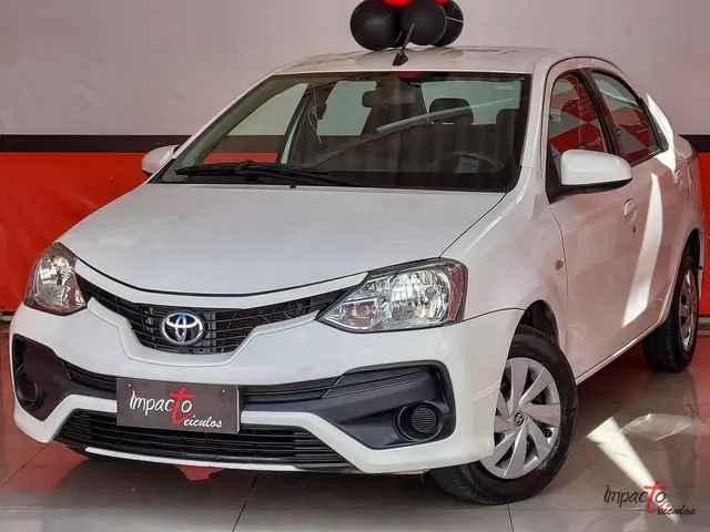 Carro Toyota Etios Sedan 2018 XS 1.5 (Flex)