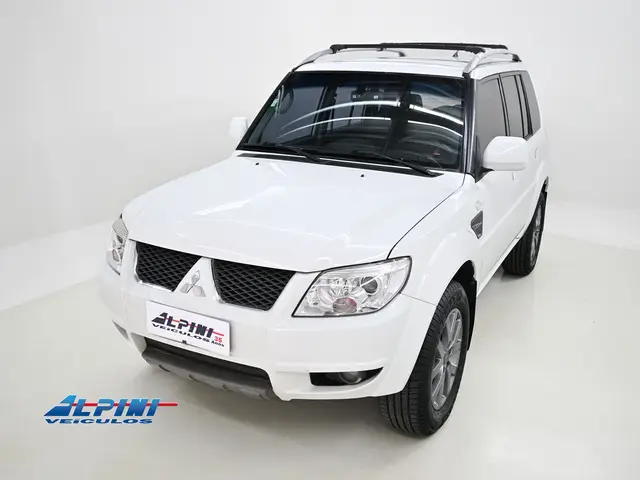 Carro Mitsubishi Pajero TR4 2014 2.0 16V 4x2 (Flex)
