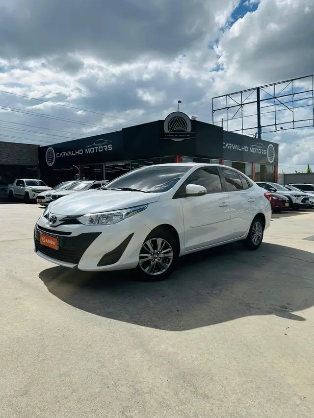 Carro Toyota Yaris Sedan 2022 1.5 XL Plus Connect CVT (Flex)